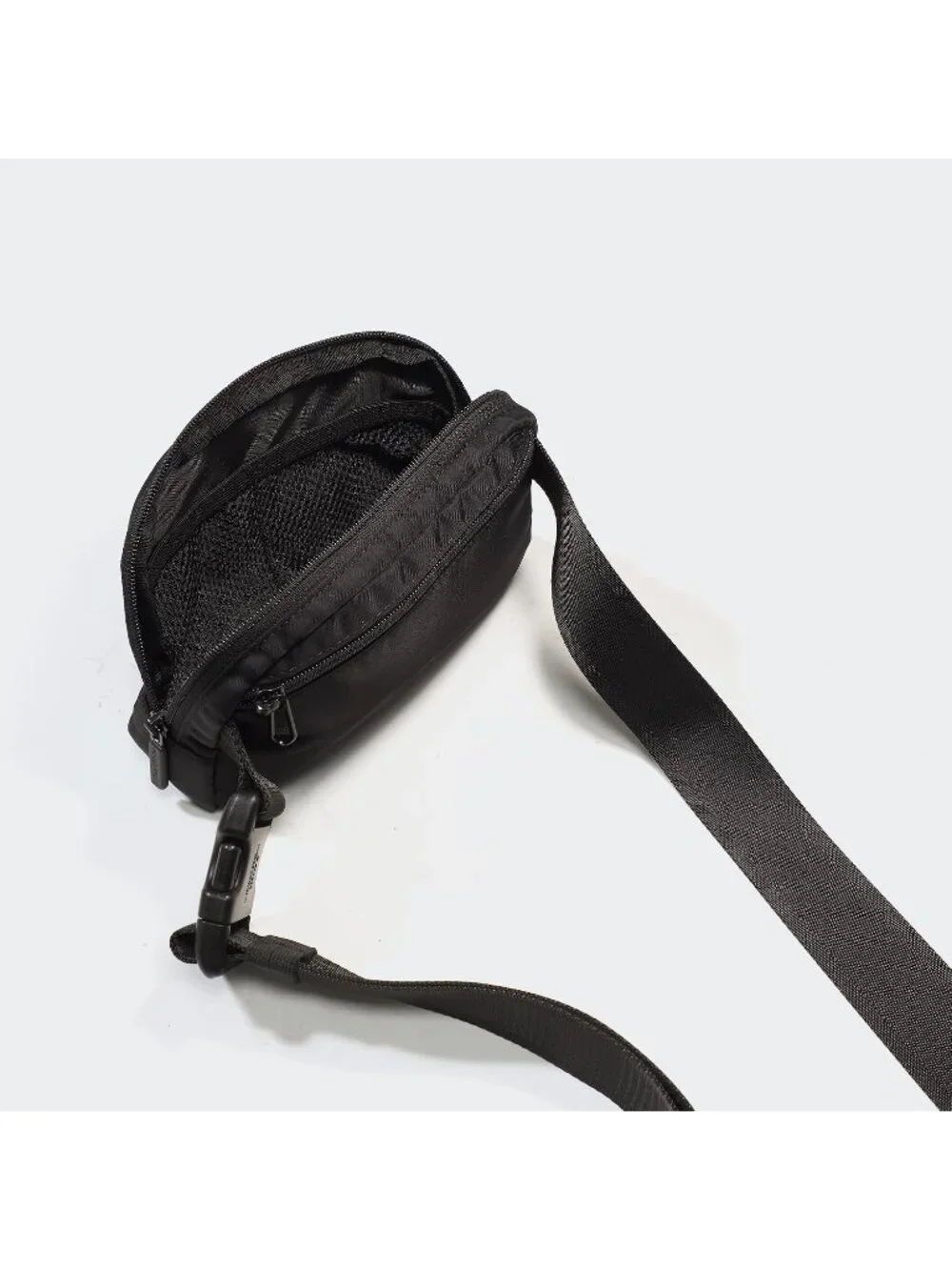 Men's Black Onyx Crossbody Belt Bag Wide Zipper Adjustable Strap 3-Pockets